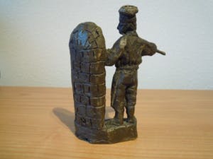 Jaap Hartman - Zwaar bronzen beeldje van een bakker. kopen? Bied vanaf 25!