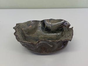 Niet of onleesbaar gesigneerd - Vrijgevormd gevouwen keramisch object kopen? Bied vanaf 1!