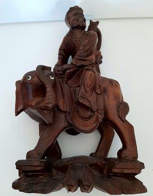 Curiosa - Jager op olifant figuur uit Indonesië kopen? Bied vanaf 1!