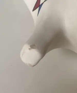 Niet of onleesbaar gesigneerd - Twee keramische abstracte figuren gemaakt voor Mappa Mondo / Rode Kruis kopen? Bied vanaf 1!