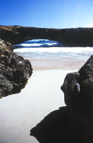 Paul Huf - Foto, Aruba, 'Natural Bridge' - Ingelijst kopen? Bied vanaf 35!