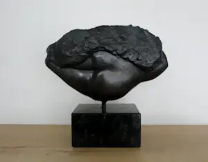 Monica van Dael - Bronzen beeld: 'Zwevend naakt' kopen? Bied vanaf 449!