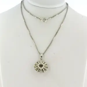 14k gouden collier en hanger met single cut geslepen diamant totaal circa 0.05ct kopen? Bied vanaf 610!