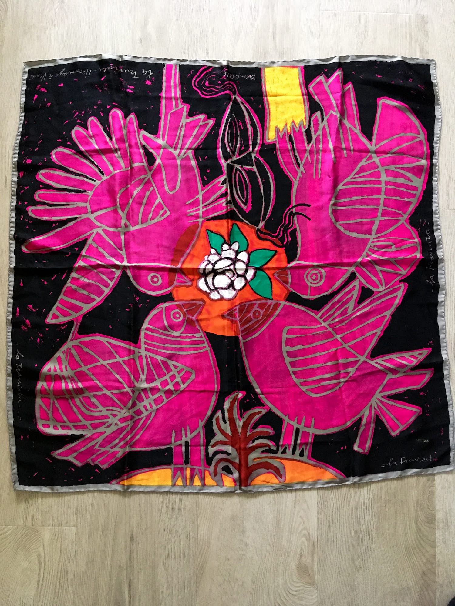 Corneille - Zijden shawl “La Traviata” kopen? Bied vanaf 95!