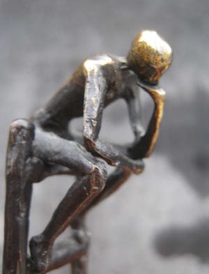 Corry Ammerlaan - Corry Ammerlaan - Sculptuur -De denkende mens kopen? Bied vanaf 70!