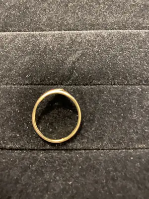 Geelgouden ring met robijn, saffier en smaragd kopen? Bied vanaf 80!