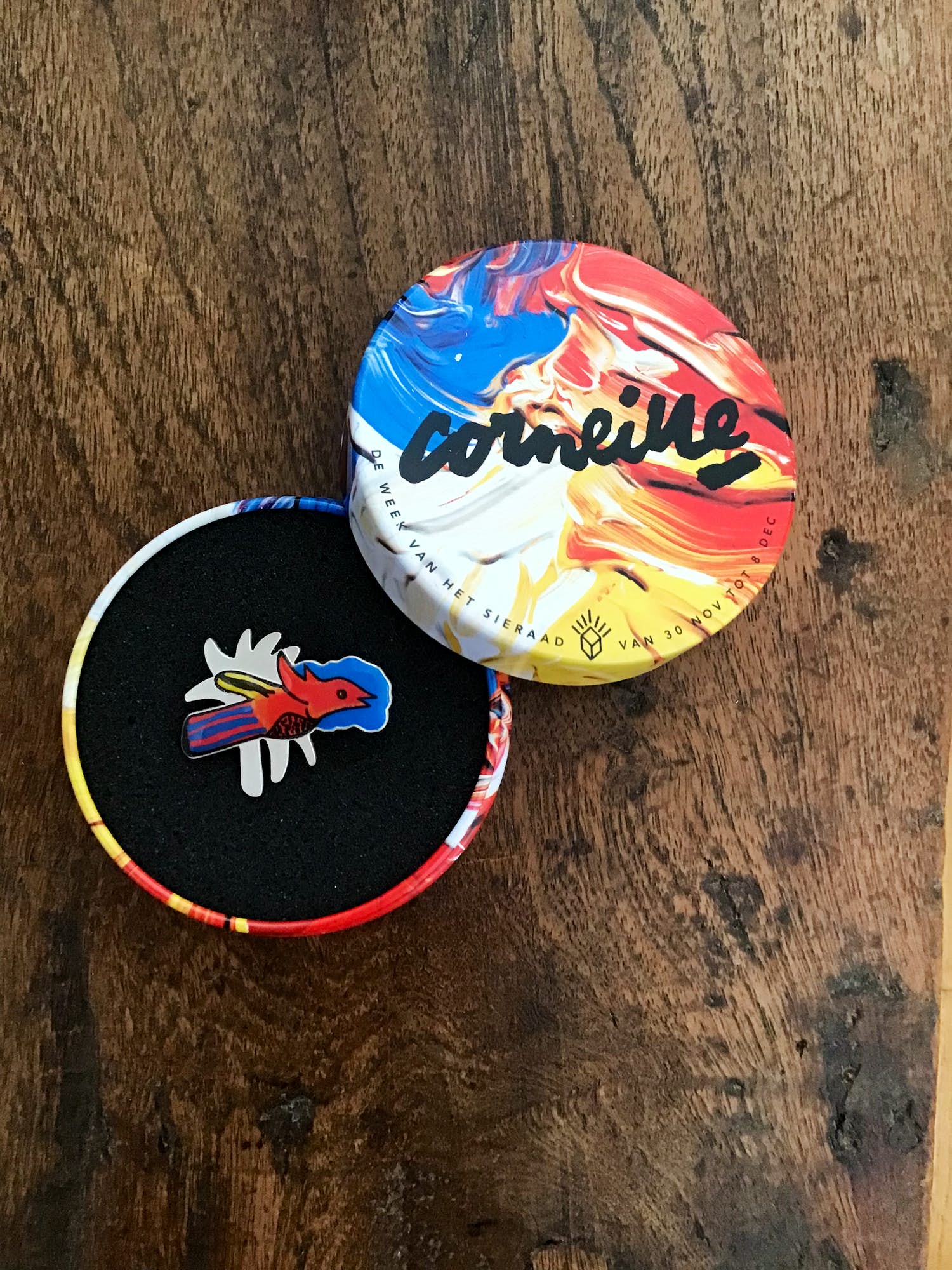 Corneille - Zilveren broche met emaille, in oorspronkelijke verpakking kopen? Bied vanaf 50!