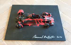 Bernard Aubertin - Voiture Brûlé Formule 1 - 30 x 40 x 12 cm - Catalogus en Certificaat verkocht voor € 550!