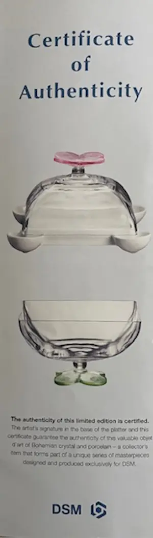 Borek Sipek - Handgemaakte stolp van Boheems kristal met witte porseleinen presenteerschaal kopen? Bied vanaf 135!