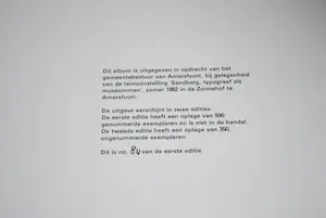 Willem Sandberg - genummerde map 1982 (84/500) en 3 boeken kopen? Bied vanaf 75!