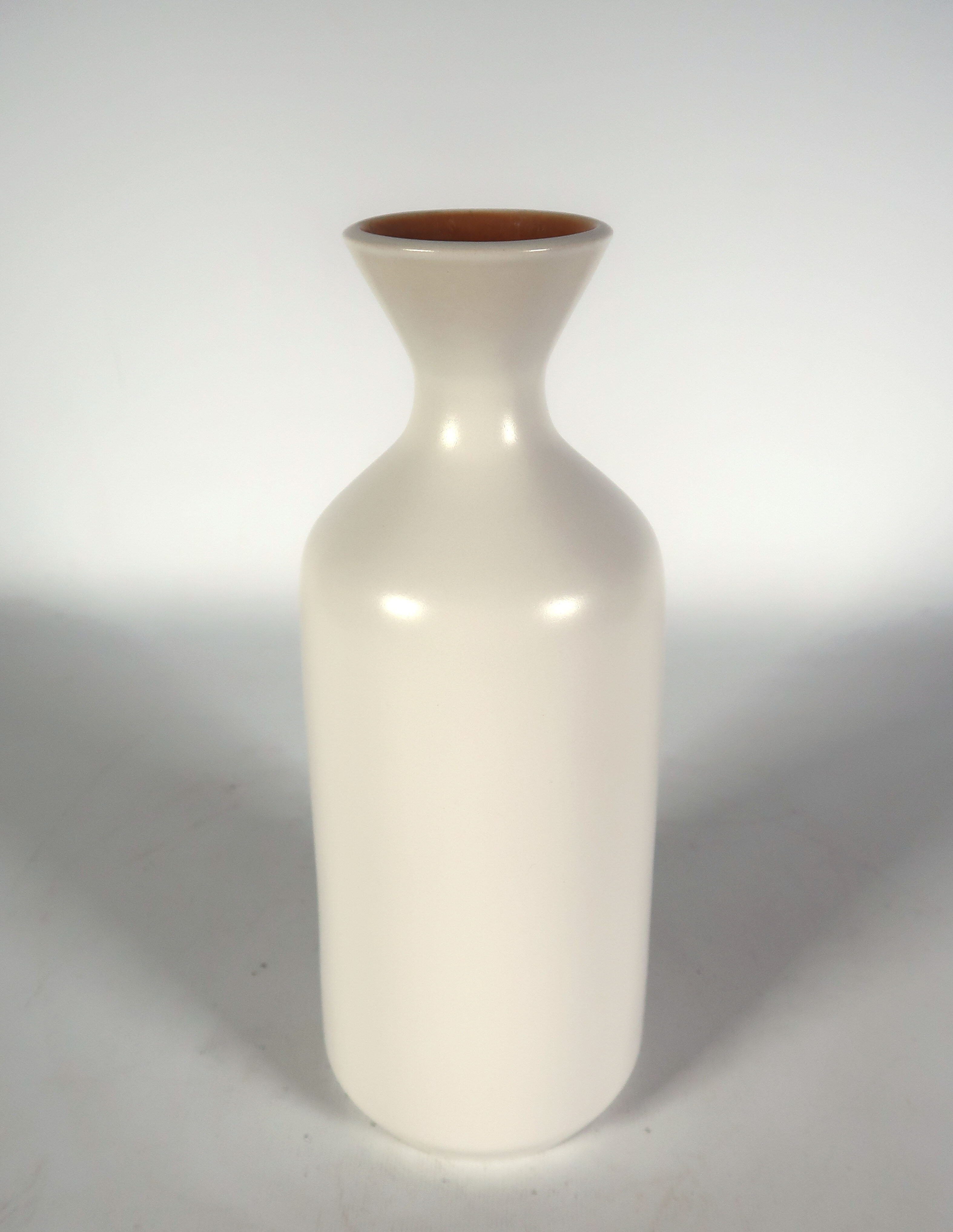 Willem Hendrik de Vries - Aardewerk, Vaasje, uitgevoerd door Fris Edam verkocht voor € 30!