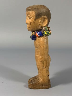 Dogon - 190804 - Tribal used African Venavi EWE figure with old beads - Togo kopen? Bied vanaf 65!