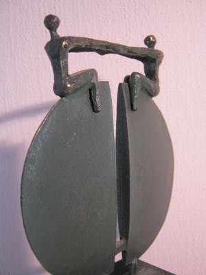 Corry Ammerlaan - Brons sculptuur op marmeren sokkel - "Nieuw Perspectief" kopen? Bied vanaf 75!