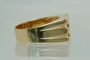 42 - Massief 18 Krt gouden heren ring met fraaie "nugget" afwerking kopen? Bied vanaf 380!