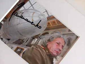 Panamarenko - Gesigneerde foto ‘Aeromodeller’ kopen? Bied vanaf 125!
