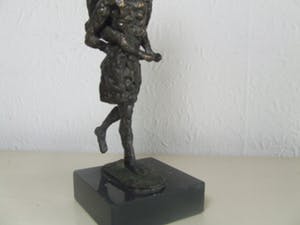 Astrid Veldhuyzen-Koppen - "Zusjes" kopen? Bied vanaf 40!