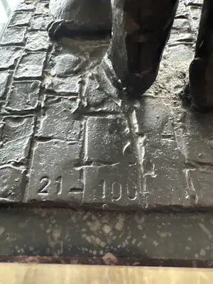 Jaap Hartman - Bronzen sculptuur “ De Slager “ kopen? Bied vanaf 85!