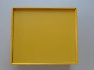 Corneille - WIJNSET / OBJECT / KISTJE MET KURKENTREKKER & 2 WIJNSTOPPEN / VERZAMELOBJECT kopen? Bied vanaf 1!