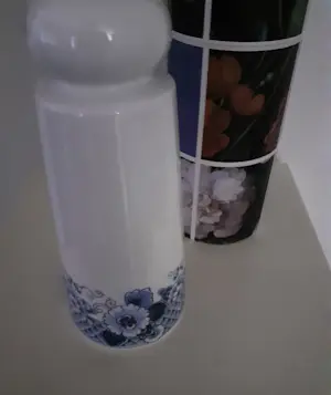 Marcel Wanders - Porseleinen vaas met parelrand en Delfts blauw decor kopen? Bied vanaf 40!