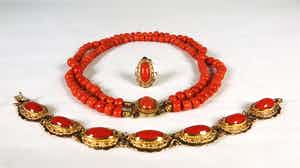 14K Goud - Collier, armband en ring met bloedkoraal verkocht voor € 300!