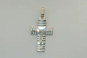 Acheter60 - Aparte 18 karaat wit-gouden corpus christi kruis hanger? Enchérissez de 240!