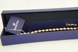 171- Chique rosé-goudkleurige ONEDELE kristallen Swarovski dames armband kopen? Bied vanaf 36!