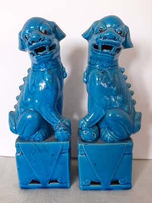 Niet of onleesbaar gesigneerd - 2 honden Chinese verkocht voor € 1!