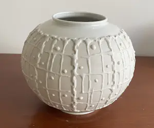 KPM Berlin - Op Art porseleinen bolvaasje kopen? Bied vanaf 45!