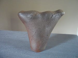 Antoinette van Brussel - Torso donkere glanzende keramiek gesigneerd binnenkant kopen? Bied vanaf 48!