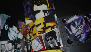 AcheterHerman Brood - Ik, de pianoman - zeefdruk -&- dubbel-CD met boekje? Enchérissez de 50!