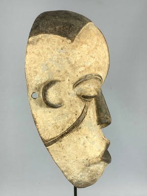 Pende - 200435 - Tribal used African mask from the Pende - Congo kopen? Bied vanaf 45!