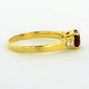 18k geel gouden ring met robijn en briljant geslepen diamant tot. 0.16ct kopen? Bied vanaf 320!